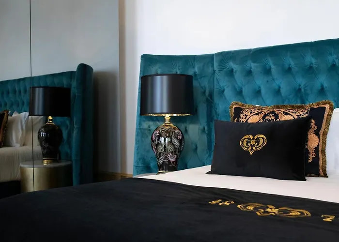 1877 Estrela Palace 4* אבאירו